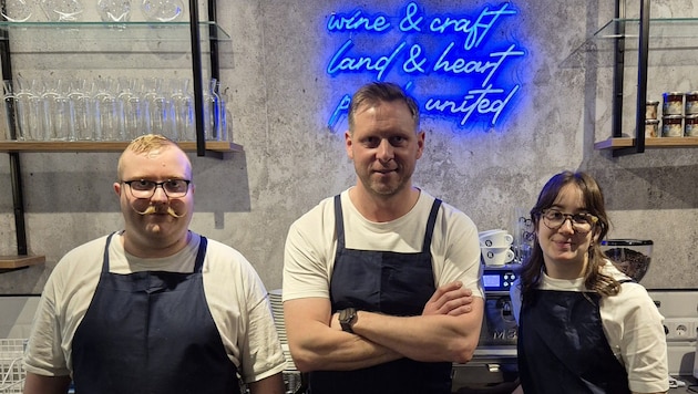 Restaurant owner Konrad Robitza (center) with Peter Prieler and Esther Farkas. (Bild: das ROBITZA &amp; Mr. K.)