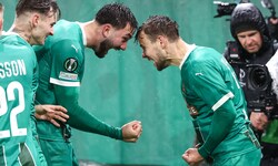 Louis Schaub (re.) ließ Rapid jubeln.