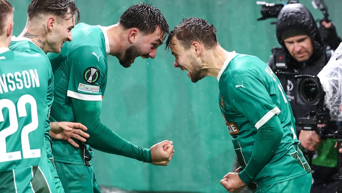 Louis Schaub (re.) ließ Rapid jubeln.