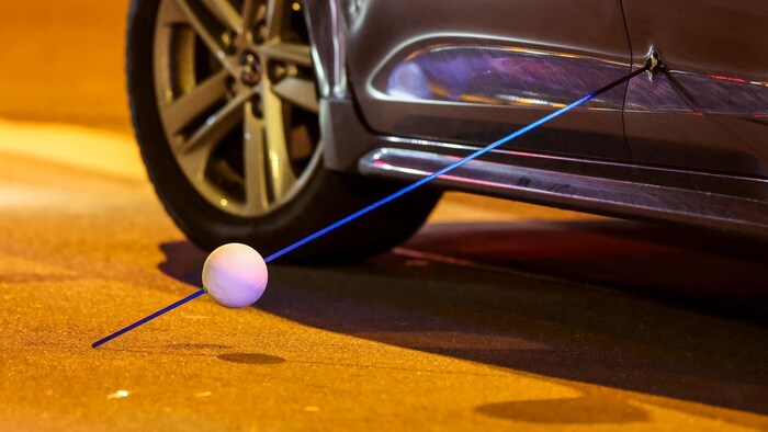 An dem Uber mit der zerbrochenen Scheibe entdeckte die Polizei mehrere Hülsen einer Schusswaffe.