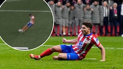 Julian Alvarez rutschte weg und berührte den Ball aus UEFA-Sicht zweimal. 