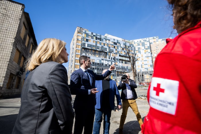 Das schwer beschädigte Kinderkrankenhaus Ochmatdyt als Mahnmal für den russischen Angriffskrieg