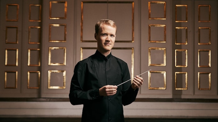 Christoph Koncz ist ein österreichisch-ungarischer Dirigent und Violinist, u.a. Meisterkurs bei Daniel Barenboim.