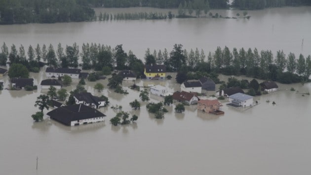 Ein Blick zurück ins Jahr 2013: Damals wurde das Eferdinger Becken großflächig überflutet.  (Bild: Schütz Markus)