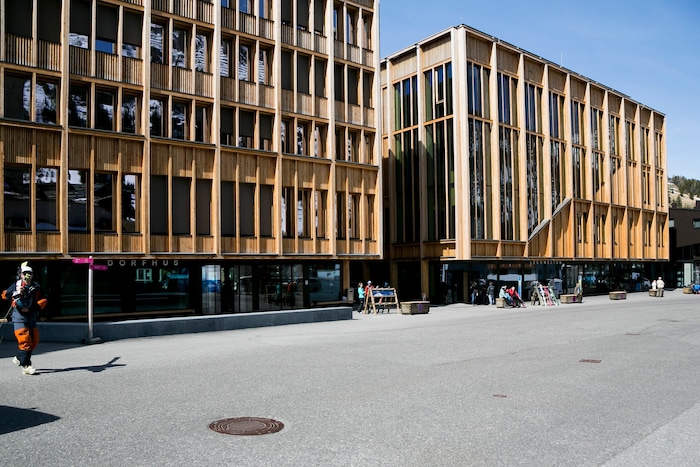 Lech und seine „Lechwelten“: Der Bau hat dem Dorf 58 Millionen Euro gekostet.