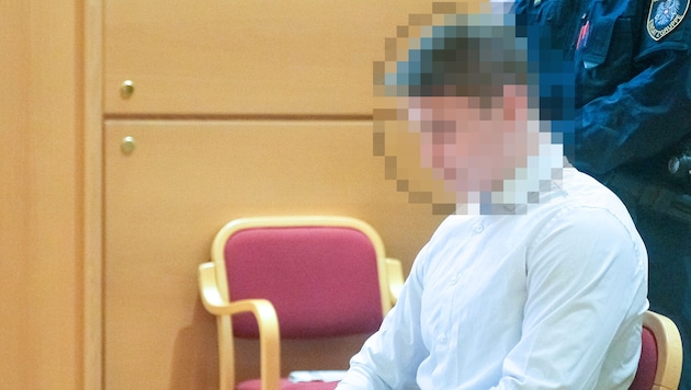 The 15-year-old already knows what will happen in court. (Bild: Horst Einöder/Flashpictures)