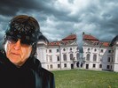 2021 kauften Gottfried Helnwein (li.) und Klemens Hallmann ein barockes Wasserschloss in Niederösterreich. (Bild: Krone KREATIV/Reinhard Holl, Markus Wenzel, Mario Urbantschitsch)