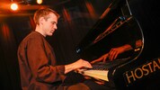Pianist Elias Stemeseder erprobte 2024 das Format der Jazzit:Residency  (Bild: Markus Tschepp)