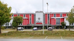 Neue Geschäfte und Indoor-Spielplatz sollen in das leer stehende Kika-Gebäude kommen.