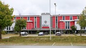 Neue Geschäfte und Indoor-Spielplatz sollen in das leer stehende Kika-Gebäude kommen.