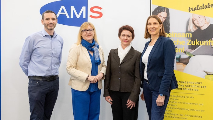 Florian Stummelreiter from the Tralalobe association with Sandra Kern, Nina Utts and Veronika ...