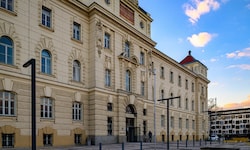 Der 42-Jährige musste sich am Landesgericht St. Pölten wegen gefährlicher Drohung verantworten.
