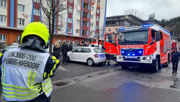 Ein Großaufgebot der Feuerwehr stand in Kapfenberg im Einsatz. (Bild: BFV BM)