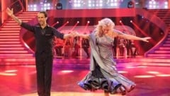 Die Jury wünschte sich von Simone Lugner zum Auftakt von „Dancing Stars“, dass sie ihre Mauern niederreißt und zeigt, wer sie wirklich ist. (Bild: ORF/Hans Leitner)