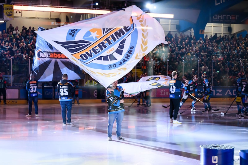 Nun steigt in der Linz AG Eisarena Spiel 7 mit Heimvorteil (Bild: GEPA)