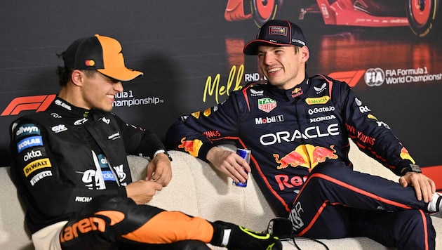 Max Verstappen (right) with pole man Lando Norris (Bild: WILLIAM WEST)