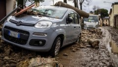 Unwetter in der beliebten italienischen Region Toskana: Einige Gemeinden sind nach Erdrutschen von der Außenwelt abgeschnitten. (Bild: AFP/FEDERICO SCOPPA)