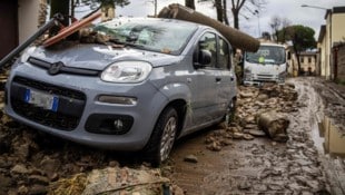 Unwetter in der beliebten italienischen Region Toskana: Einige Gemeinden sind nach Erdrutschen von der Außenwelt abgeschnitten. (Bild: FEDERICO SCOPPA)