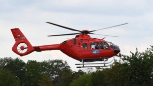 Der Rettungshubschrauber musste den Kletterer bergen. (Symbolfoto)