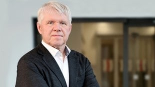 Gert Mayer wird neuer Rektor.