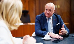Der Kanzler im Gespräch mit „Krone“-Journalistin Conny Bischofberger 