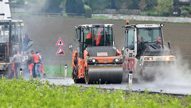 Auf mehreren Landesstraßen kommt es zu Sanierungen. (Bild: Spitzbart Wolfgang)