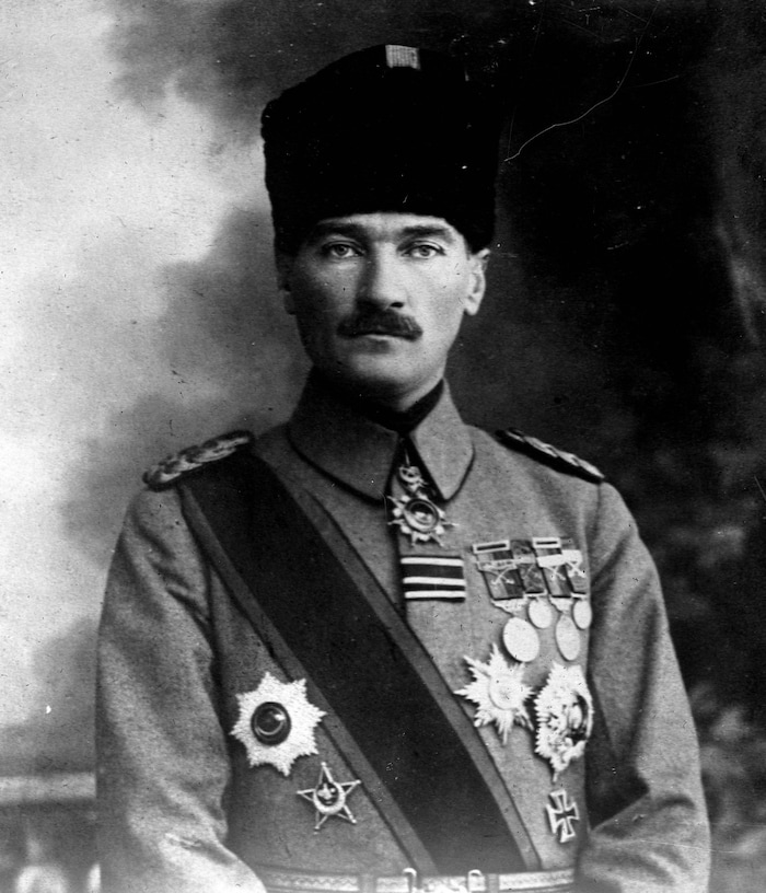 Mustafa Kemal (1881-1938) gründete nach dem Ersten Weltkrieg die Republik Türkei.