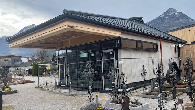 This storage hall was rebuilt, but the coffins don't fit inside. (Bild: Roittner Felix)