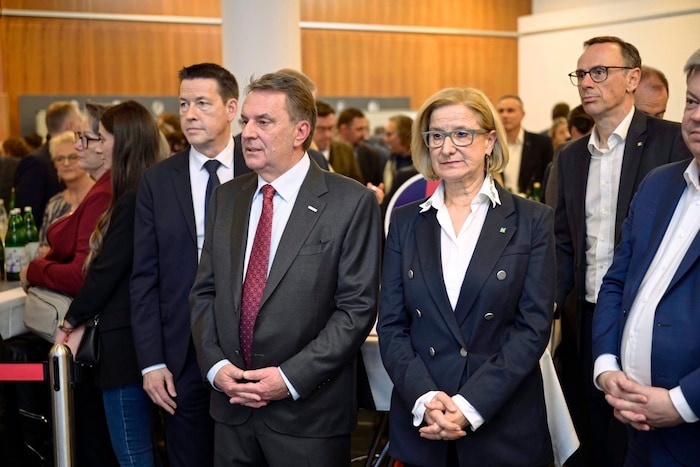 Ernste Gesichter statt Jubel, obwohl der Wirtschaftsbund klar die Nummer 1 blieb:  ÖVP-Obfrau ...