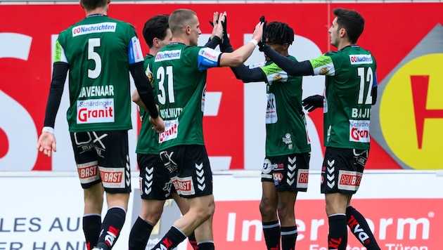 The Ried players are especially happy about a 4:0 win ... (Bild: GEPA)