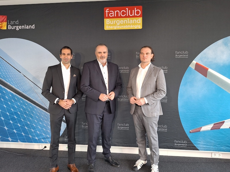 Stephan Sharma, CEO der Burgenland Energie, LH Hans Peter Doskozil und Fanclub-Vorstand Philip Payer (r.) (Bild: Harald Schume)