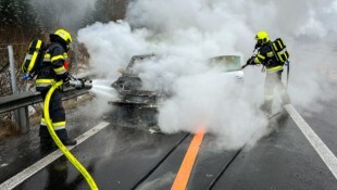 Die Autobahn musste für den Einsatz gesperrt werden.