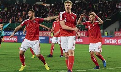 Hinteregger (Mi.) und Burgstaller (re.) waren Kärntens letzte ÖFB-A-Teamkicker.