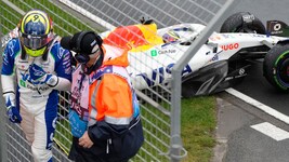 Isack Hadjar setzte seinen Boliden in die Leitplanke und war danach untröstlich. (Bild: AP)
