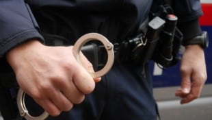Mitte Mai kam es zu dem Brutalo-Übergriff. Jetzt klickten die Handschellen. (Bild: sos)