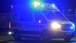 Der Verletzte wurde von der Rettung ins Spital gebracht.