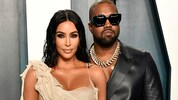Kanye West geht gerade öffentlich auf Kim Kardashian und ihre Familie los.