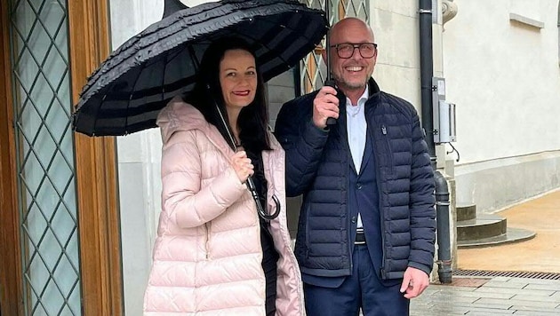 Bregenz mayor Michael Ritsch (SPÖ) and his wife Yvonne have a good laugh. (Bild: APA/ELISABETH GUT)