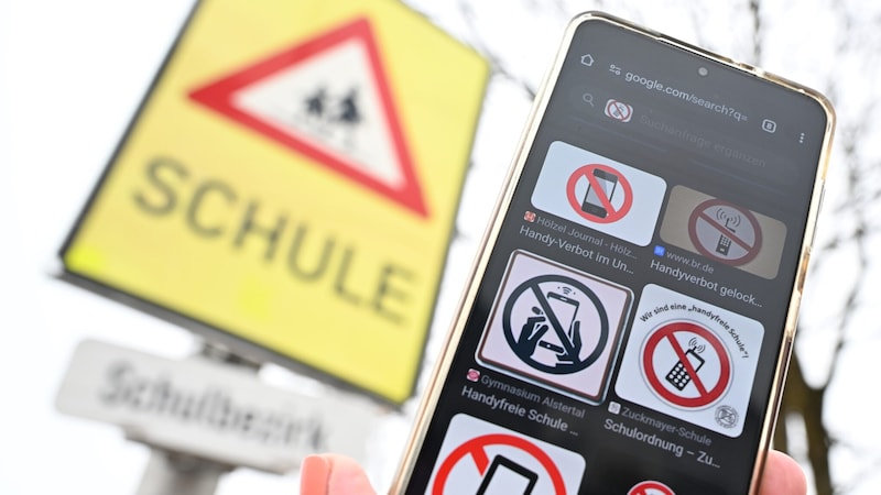 A ban on cell phones in schools is coming (Bild: APA/BARBARA GINDL)