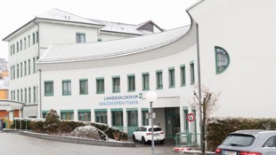 Ambitioniert arbeitet sich eine Gruppe aus verschiedensten Tätigkeitsbereichen des Klinikums in Waidhofen an der Thaya zur klimafreundlichen Gesundheitseinrichtung vor. (Bild: Schindler Klaus)
