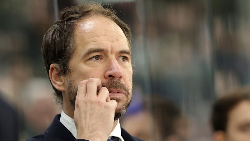 99ers head coach Harry Lange will be nibbling at this elimination. (Bild: GEPA)