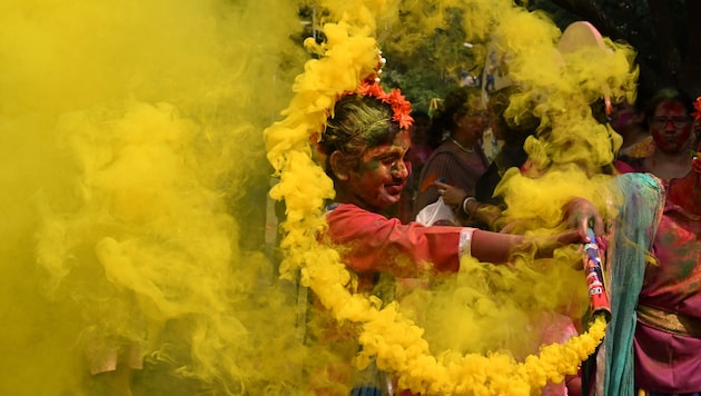 Golfprofi Lukas Nemecz erlebte in Kolkata auch das hinduistische Frühlingsfest Holi hautnah mit. (Bild: DIBYANGSHU SARKAR)