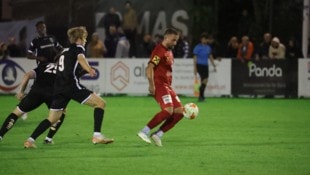 Sandro Djuric (re.) traf per Elfer.