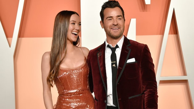 Justin Theroux hat in Mexiko Ja zu seiner schönen Freundin ‘Nicole Brydon Bloom gesagt. (Bild: AP/Photo by Evan Agostini/Invision)