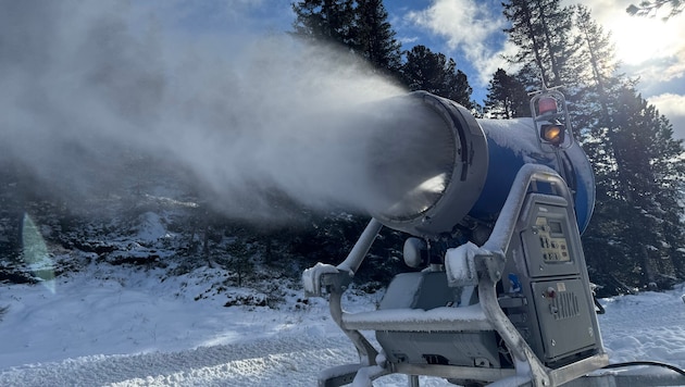 Artificial snowmaking provided the necessary white on the local slopes. (Bild: Evelyn Hronek)