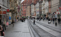 Die Grazer Herrengasse ist die wohl bekannteste Einkaufsstraße der Steiermark. Aktuell stehen ...