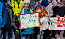 Lautstark protestierten die Schüler der Integrativen Schule Hernals gegen die geplante ...