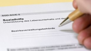 Landesrat Christian Dörfel setzt ein Institut ein, um Langzeitbezieher von Sozialhilfe zu qualifizieren und wieder Arbeit zu geben. (Bild: Spitzbart Wolfgang)