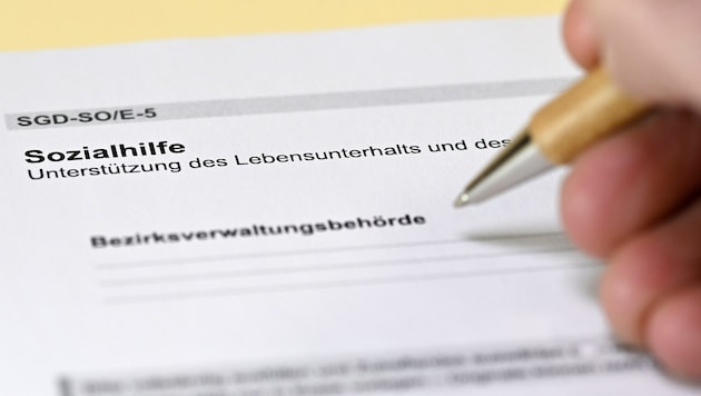 Landesrat Christian Dörfel setzt ein Institut ein, um Langzeitbezieher von Sozialhilfe zu qualifizieren und wieder Arbeit zu geben. (Bild: Spitzbart Wolfgang)