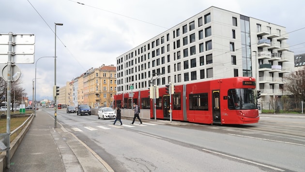 Die Gleisanlagen und der Straßenunterbau müssen erneuert werden, Baustart ist in Kürze geplant.  (Bild: Birbaumer Christof)